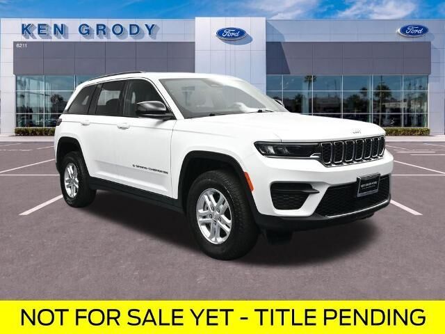 2025 Jeep Grand Cherokee Laredo — photo 1 of 26