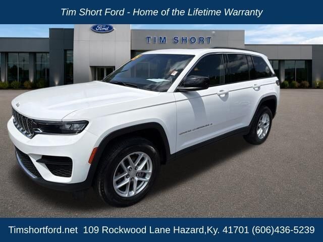 2025 Jeep Grand Cherokee Laredo — photo 1 of 45