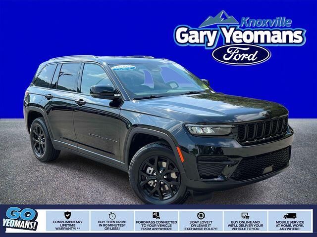 2025 Jeep Grand Cherokee Laredo — photo 1 of 26