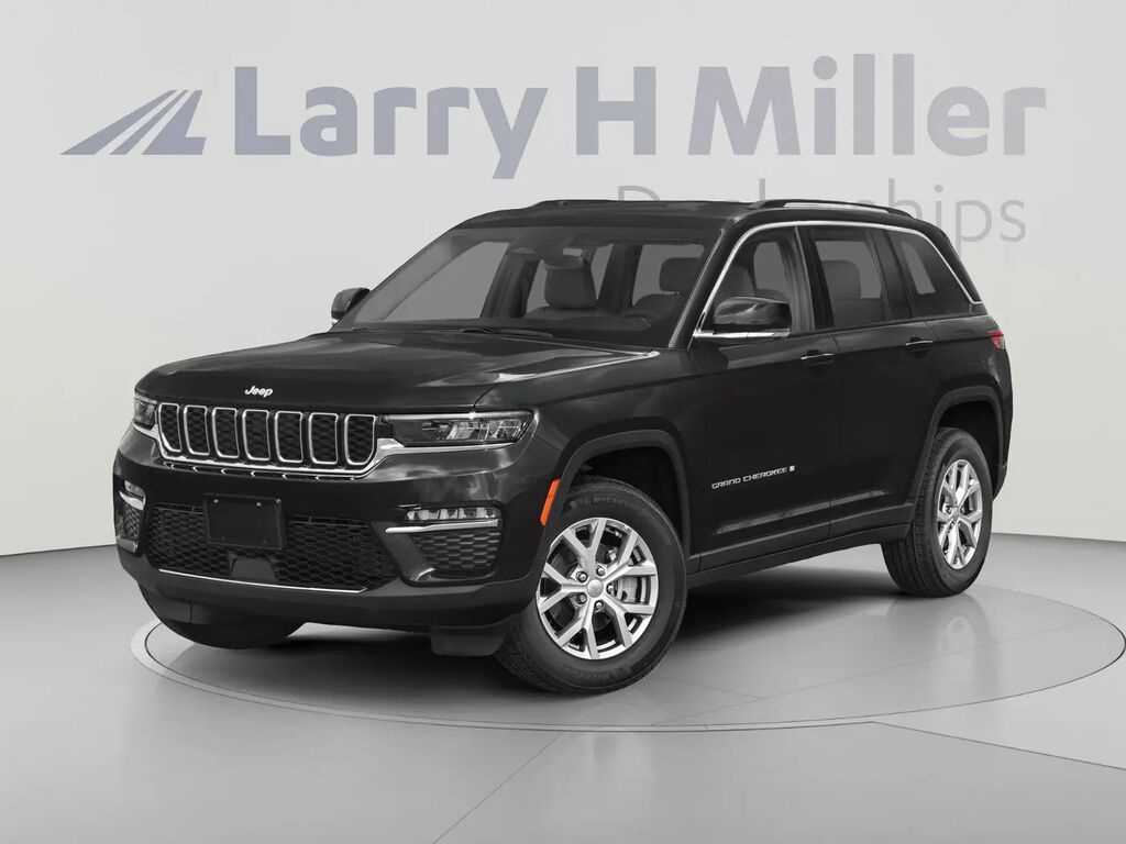 2023 Jeep Grand Cherokee Laredo — photo 1 of 10