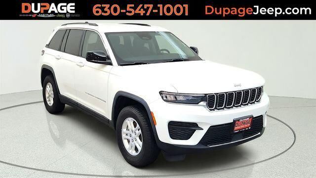 2023 Jeep Grand Cherokee Laredo — photo 1 of 13
