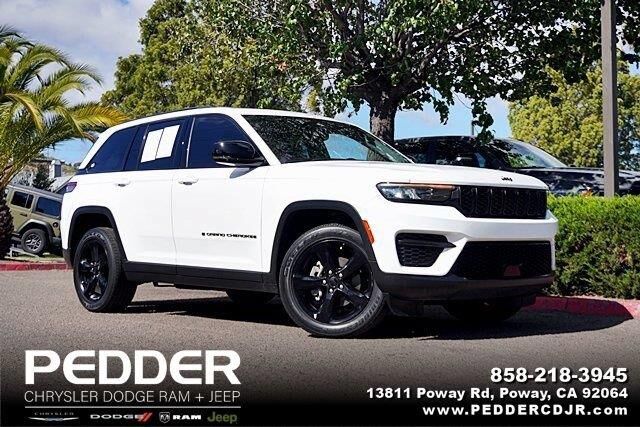 2023 Jeep Grand Cherokee Laredo X — photo 1 of 1