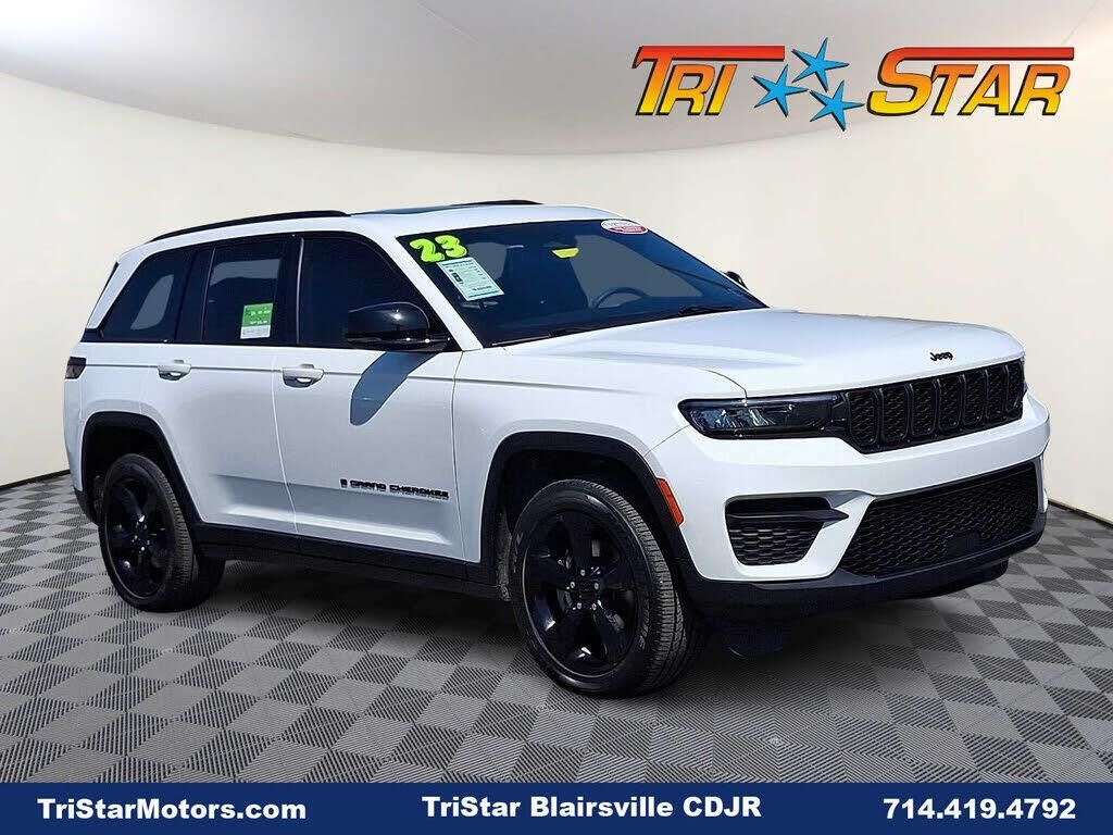 2023 Jeep Grand Cherokee Laredo X — photo 1 of 1