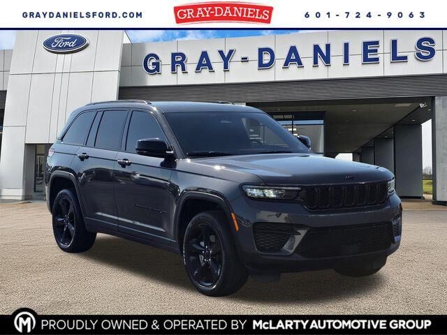 2024 Jeep Grand Cherokee Laredo
