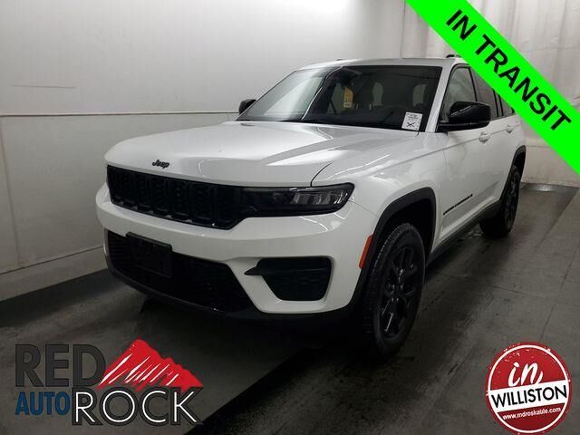 2025 Jeep Grand Cherokee Laredo