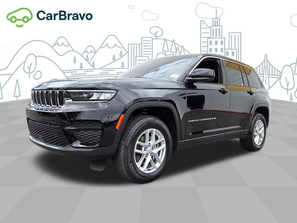 2025 Jeep Grand Cherokee Laredo X 4x4 — photo 1 of 6