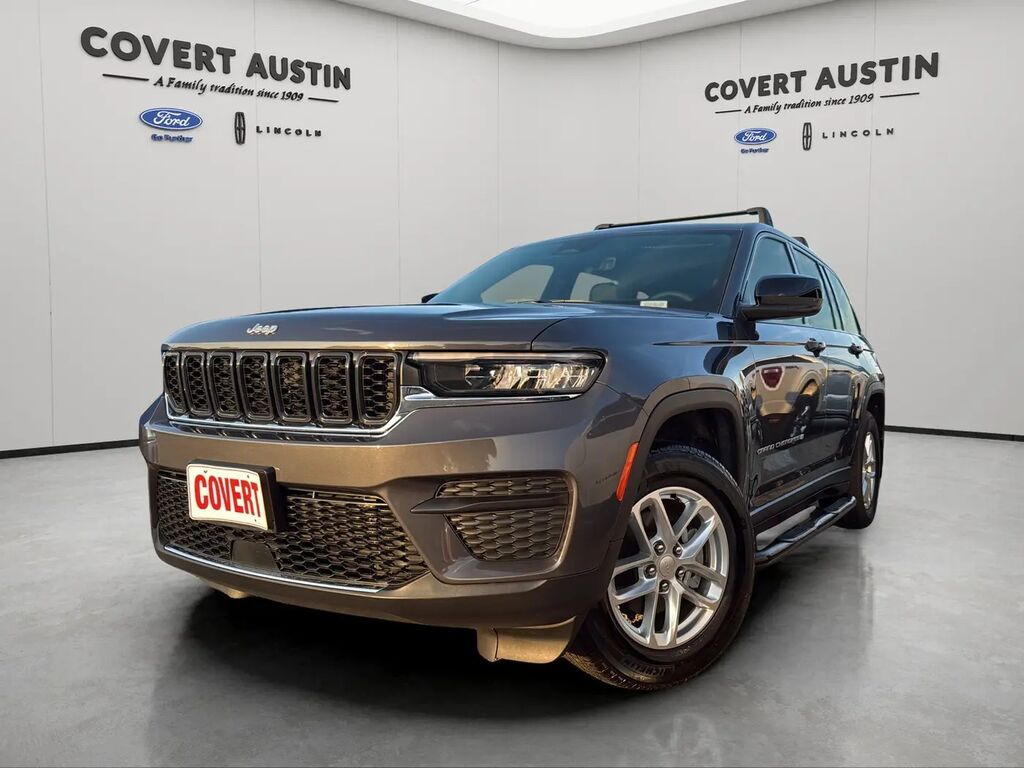 2025 Jeep Grand Cherokee Laredo — photo 1 of 26