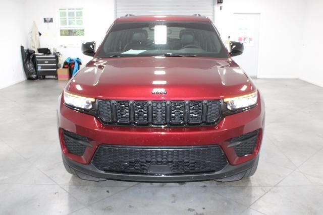 2023 Jeep Grand Cherokee Laredo
