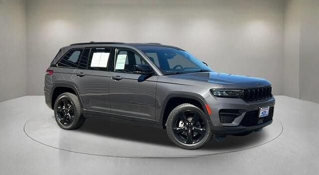 2023 Jeep Grand Cherokee Laredo X