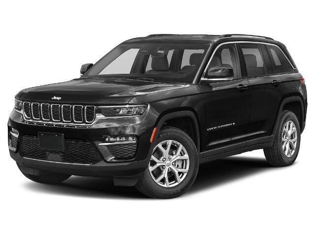 2023 Jeep Grand Cherokee Laredo — photo 1 of 13