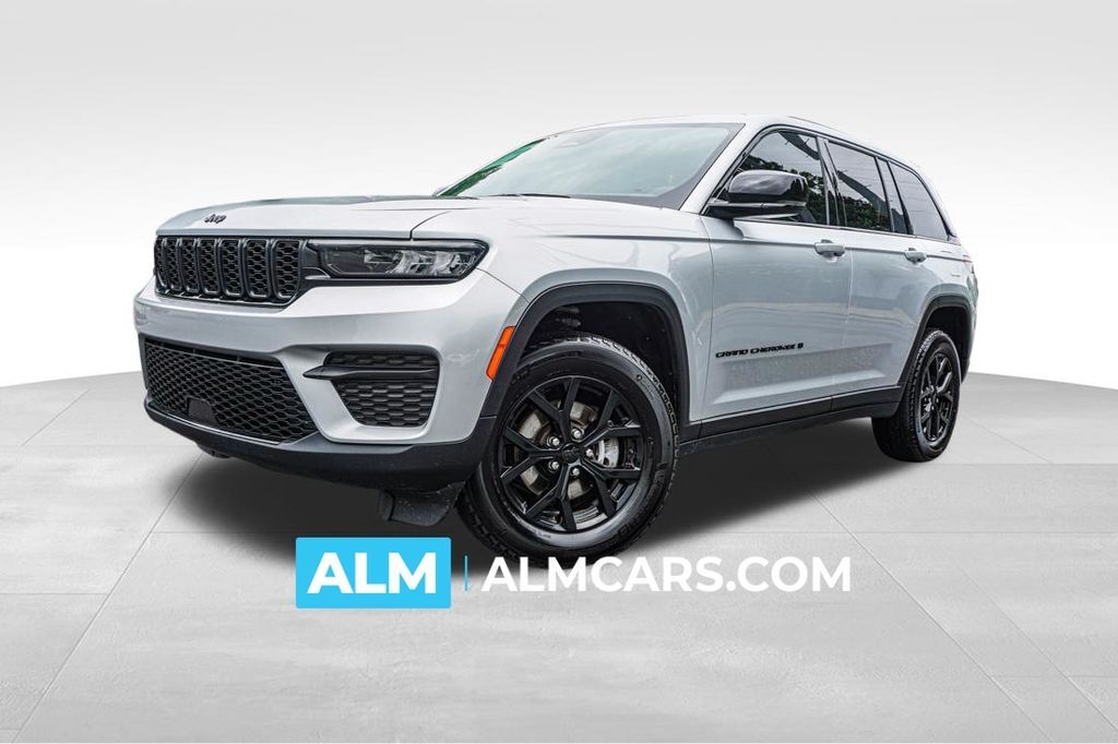 2025 Jeep Grand Cherokee Altitude — photo 1 of 16