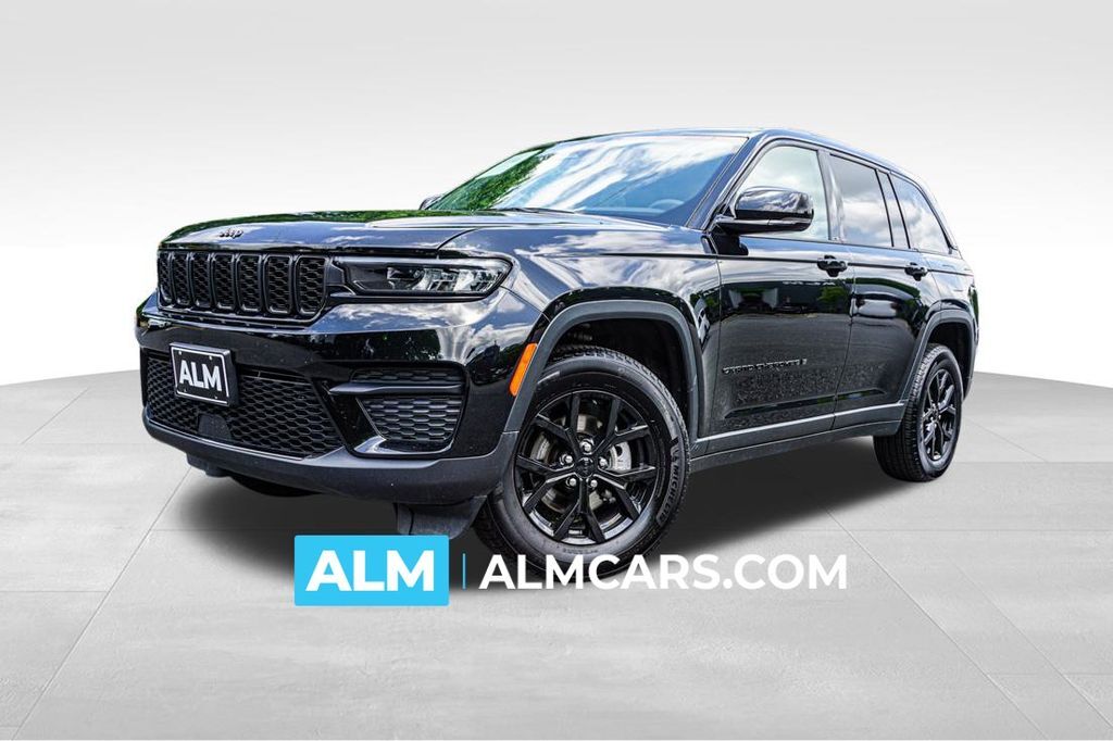 2025 Jeep Grand Cherokee Altitude — photo 1 of 16