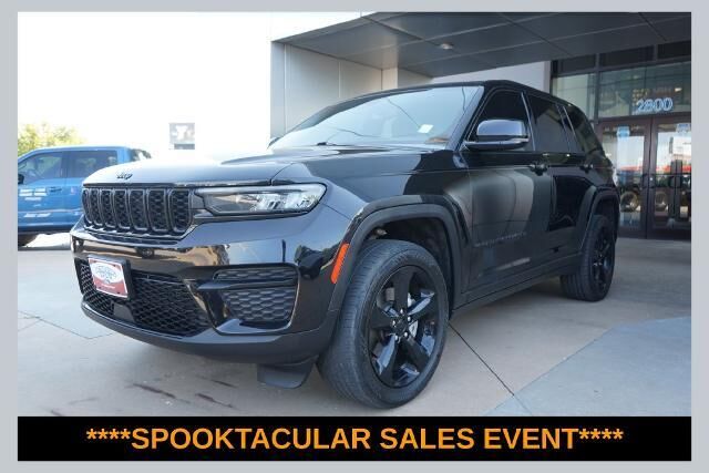 2022 Jeep Grand Cherokee Laredo