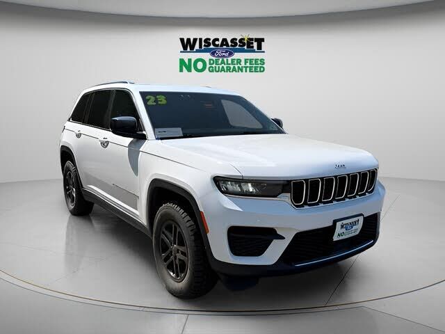 2023 Jeep Grand Cherokee Laredo — photo 1 of 1