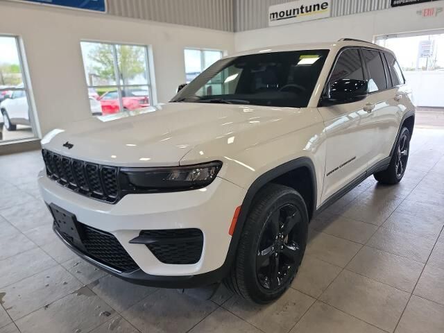 2023 Jeep Grand Cherokee Altitude