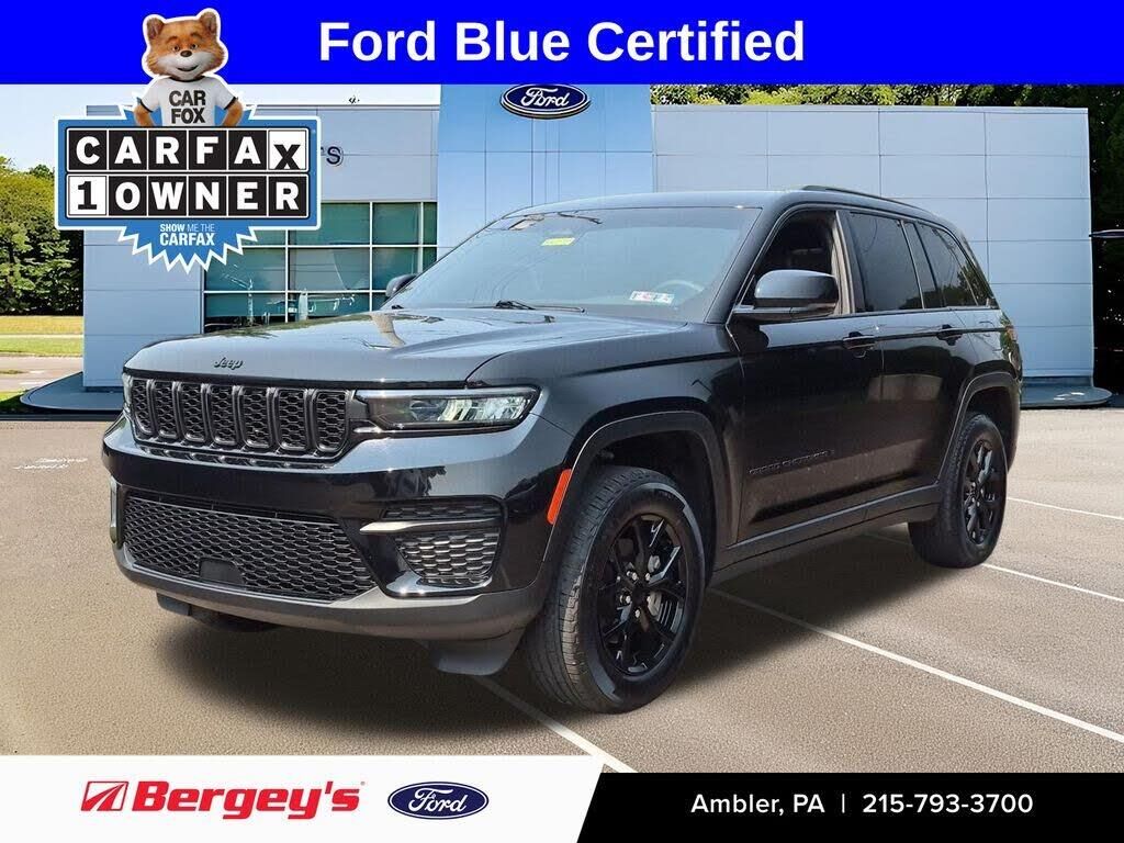 2024 Jeep Grand Cherokee Laredo — photo 1 of 1