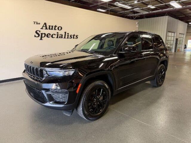 2025 Jeep Grand Cherokee Laredo