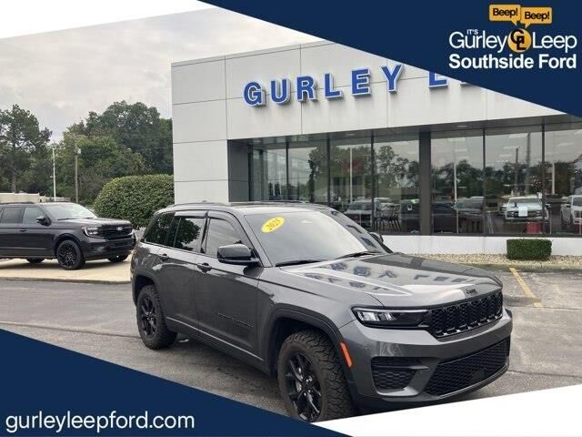 2025 Jeep Grand Cherokee Laredo