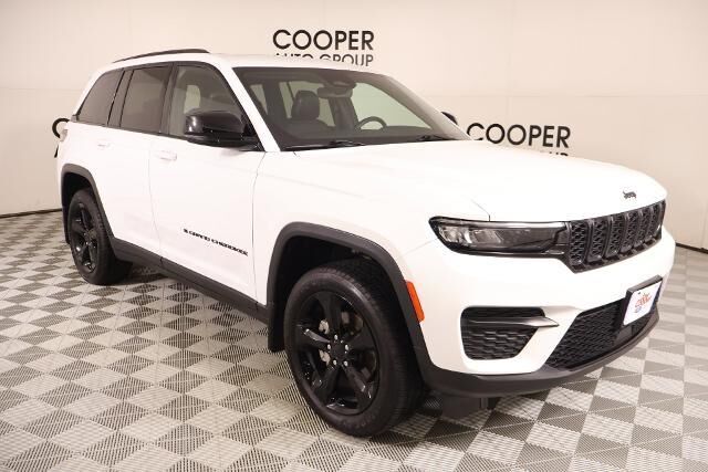 2023 Jeep Grand Cherokee Laredo