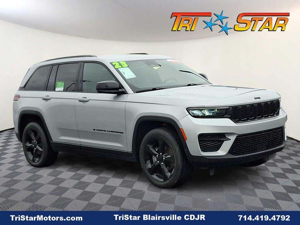 2023 Jeep Grand Cherokee Laredo X — photo 1 of 1