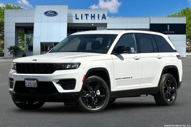 2023 Jeep Grand Cherokee Laredo