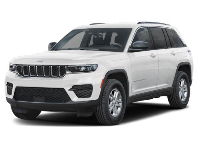 2025 Jeep Grand Cherokee Altitude — photo 1 of 13