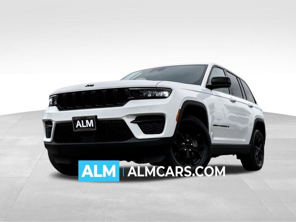 2025 Jeep Grand Cherokee Altitude — photo 1 of 13