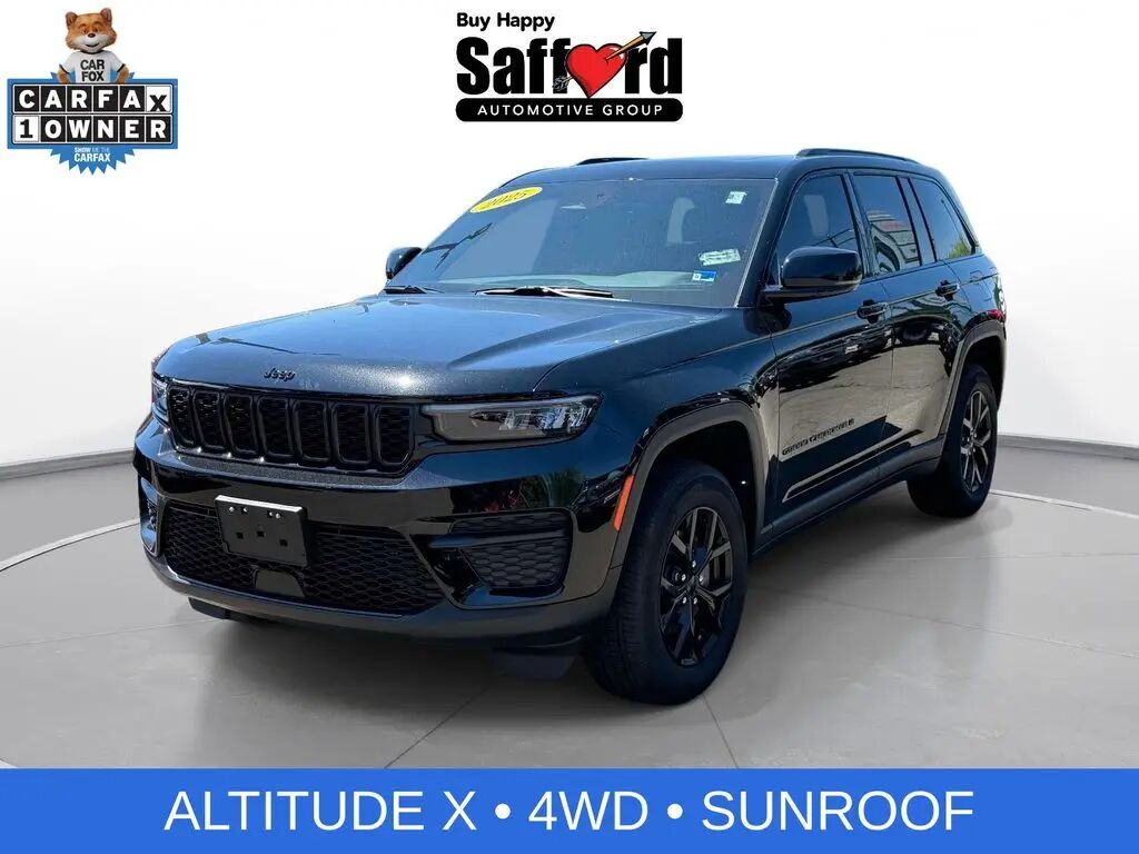 2025 Jeep Grand Cherokee Altitude X — photo 1 of 13