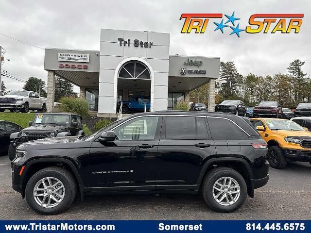 2025 Jeep Grand Cherokee Laredo