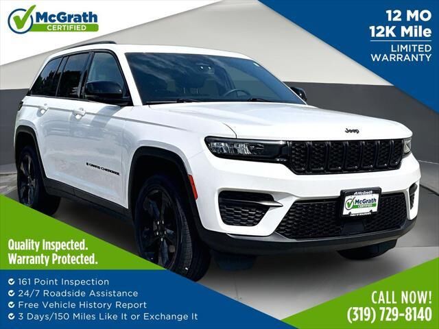 2023 Jeep Grand Cherokee Altitude — photo 1 of 26