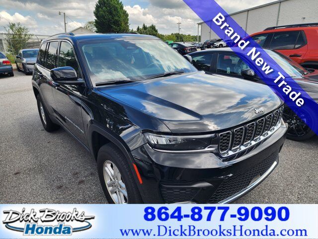 2023 Jeep Grand Cherokee Laredo 4x4