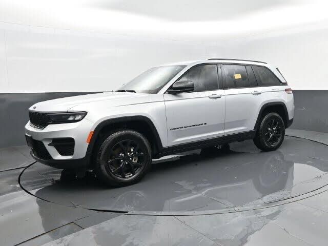 2025 Jeep Grand Cherokee Laredo