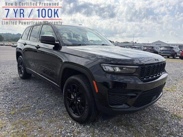 2025 Jeep Grand Cherokee Laredo — photo 1 of 27