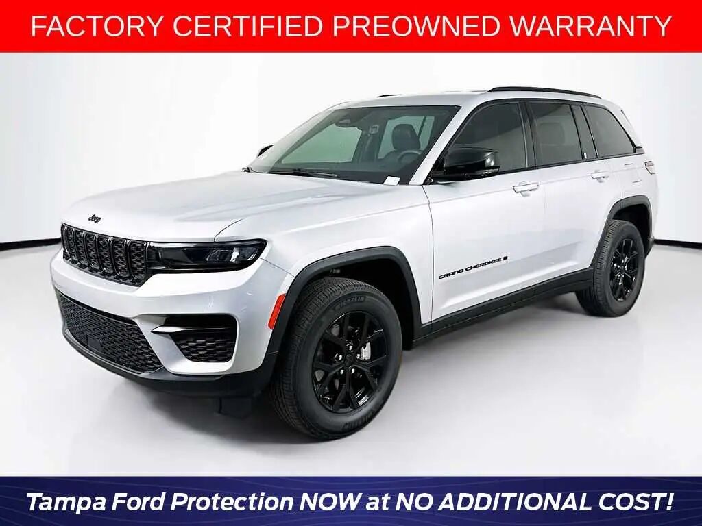 2025 Jeep Grand Cherokee Laredo — photo 1 of 15