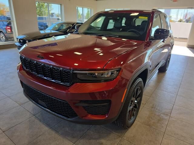 2025 Jeep Grand Cherokee Laredo