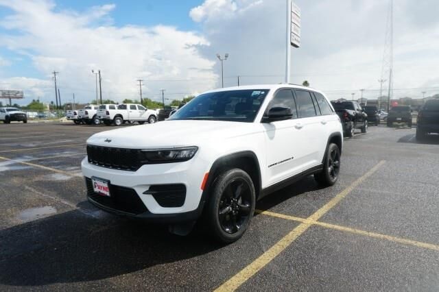 2023 Jeep Grand Cherokee Laredo