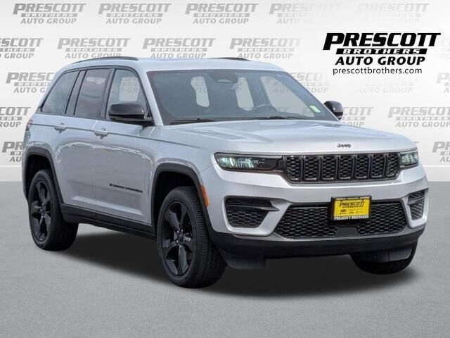 2023 Jeep Grand Cherokee Laredo