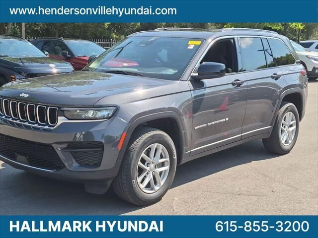 2024 Jeep Grand Cherokee Laredo — photo 1 of 13