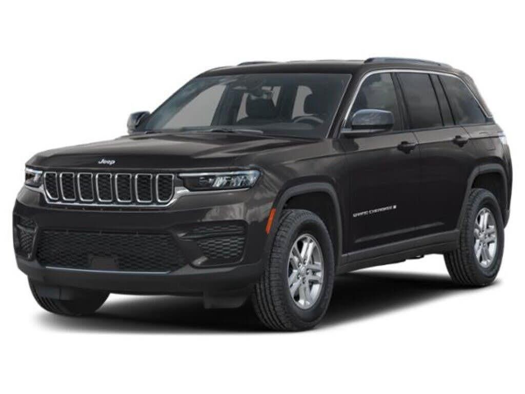 2025 Jeep Grand Cherokee Laredo — photo 1 of 4