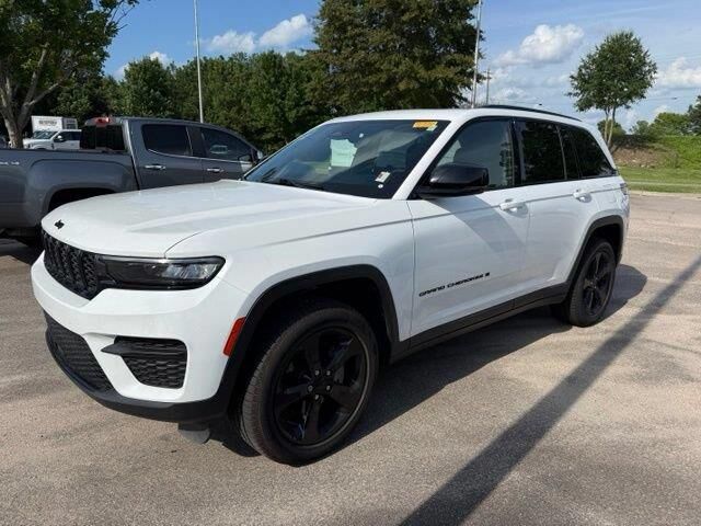 2023 Jeep Grand Cherokee Laredo