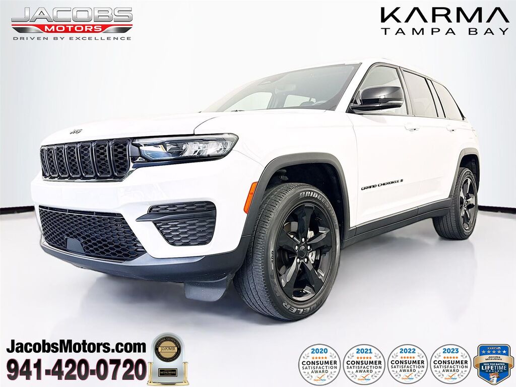 2023 Jeep Grand Cherokee Altitude — photo 1 of 11