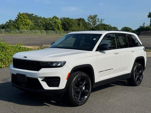 2024 Jeep Grand Cherokee Laredo
