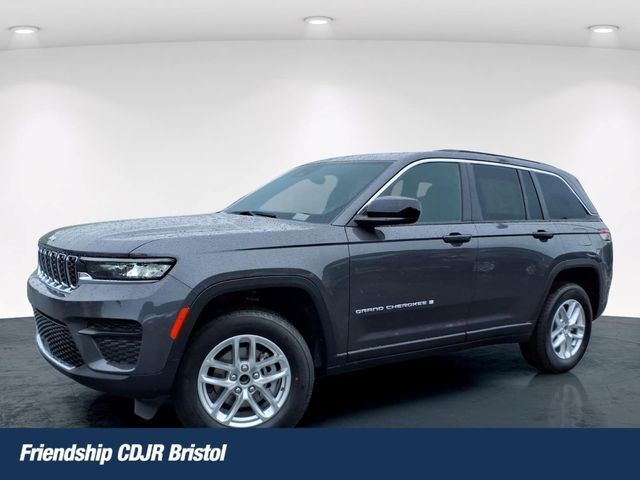 2026 Jeep Grand Cherokee Laredo — photo 1 of 1