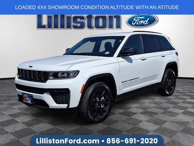 2026 Jeep Grand Cherokee Laredo Altitude
