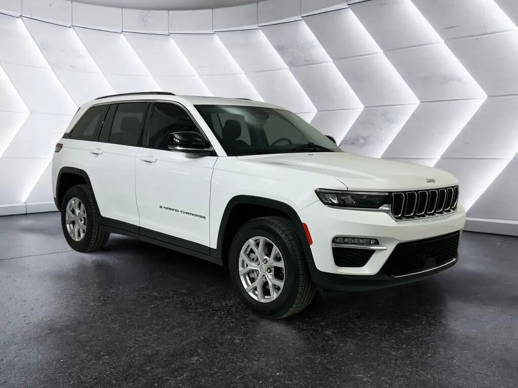 2023 Jeep Grand Cherokee Limited — photo 1 of 15
