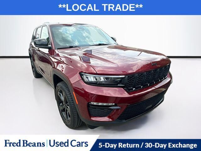 2023 Jeep Grand Cherokee Limited — photo 1 of 13