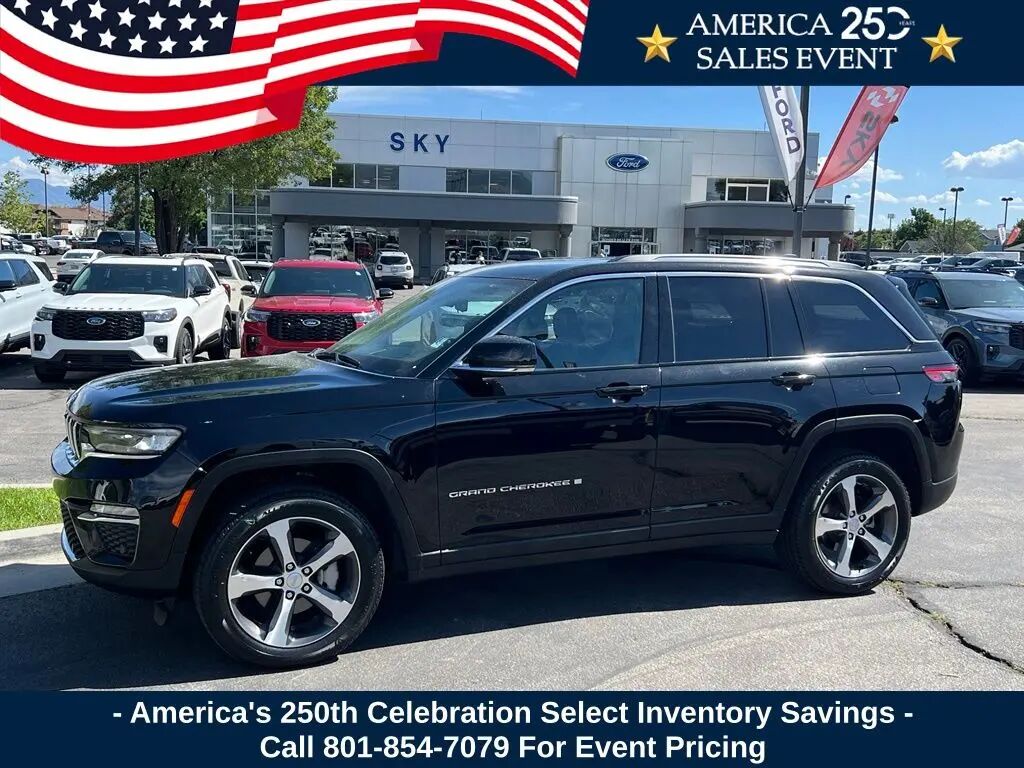 2023 Jeep Grand Cherokee Limited — photo 1 of 19