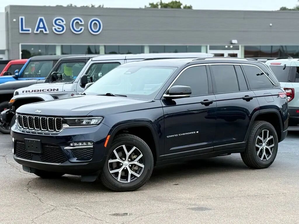2023 Jeep Grand Cherokee Limited — photo 1 of 13