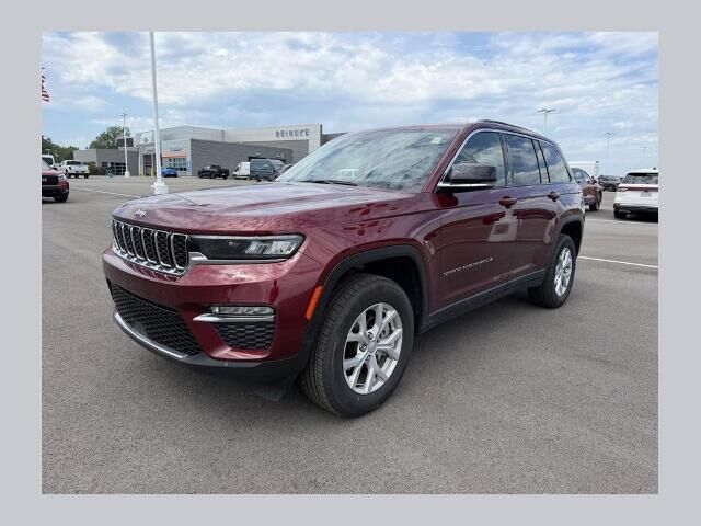 2023 Jeep Grand Cherokee Limited — photo 1 of 13