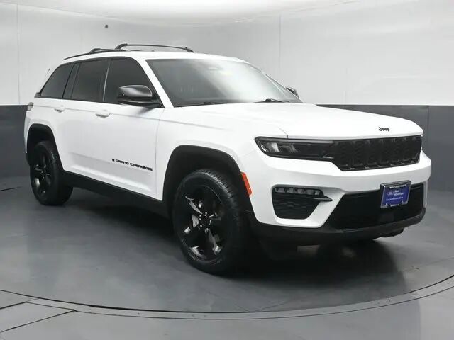 2023 Jeep Grand Cherokee Limited — photo 1 of 13